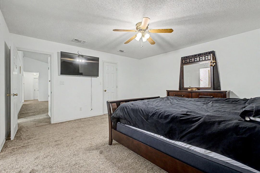 7327 Glidden Lane--25