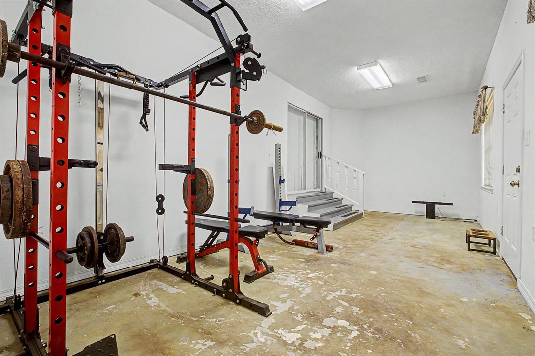 7327 Glidden Lane--32