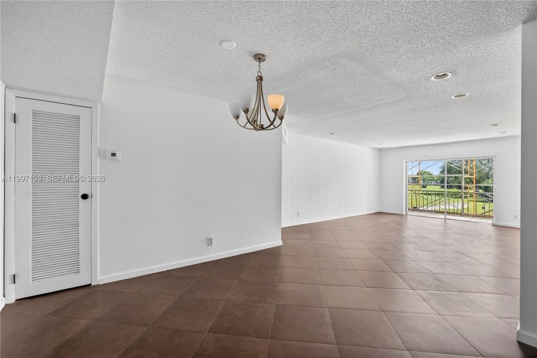 For Sale: $109,900 (3 beds, 2 baths, 1360 Square Feet)