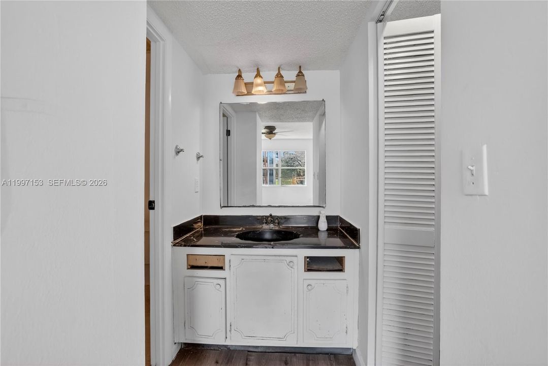 For Sale: $109,900 (3 beds, 2 baths, 1360 Square Feet)