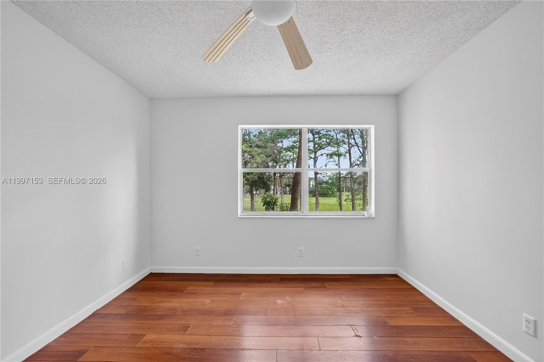 For Sale: $109,900 (3 beds, 2 baths, 1360 Square Feet)