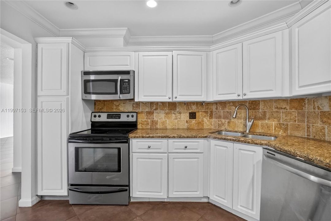 For Sale: $109,900 (3 beds, 2 baths, 1360 Square Feet)