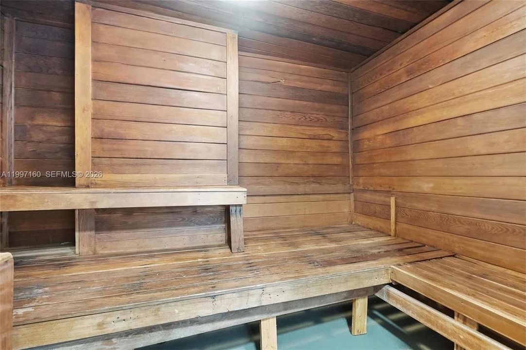 Под контрактом: $430,000 (2 спален, 2 ванн, 1271 Квадратных фут)