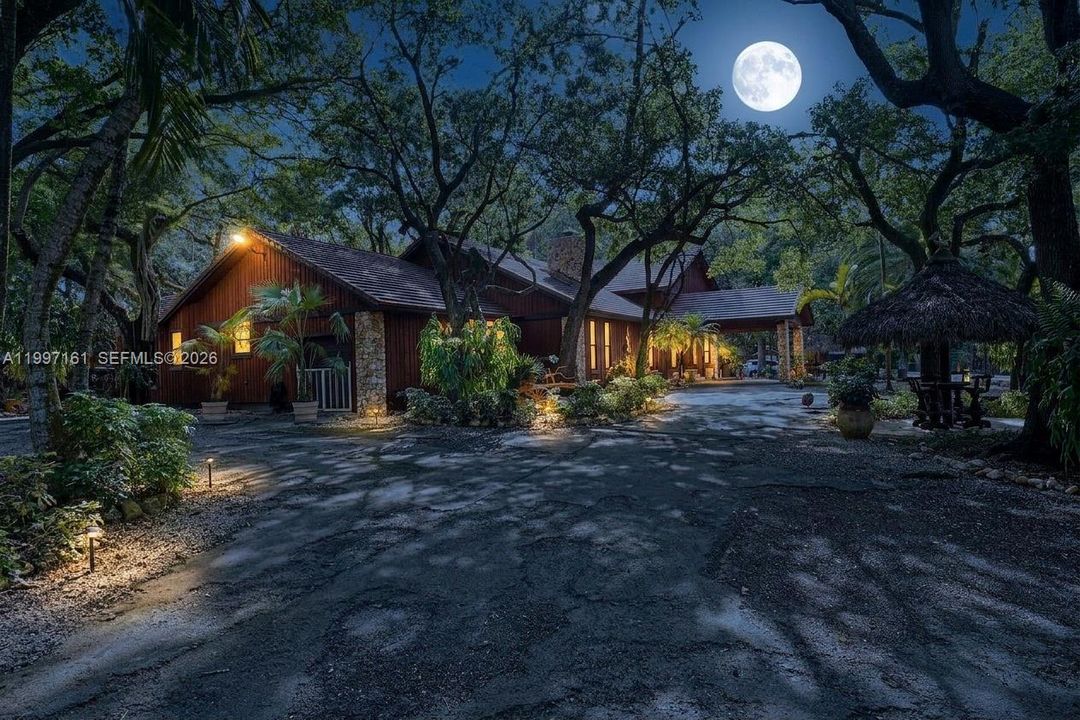 En Venta: $3,900,000 (5 camas, 3 baños, 3527 Pies cuadrados)
