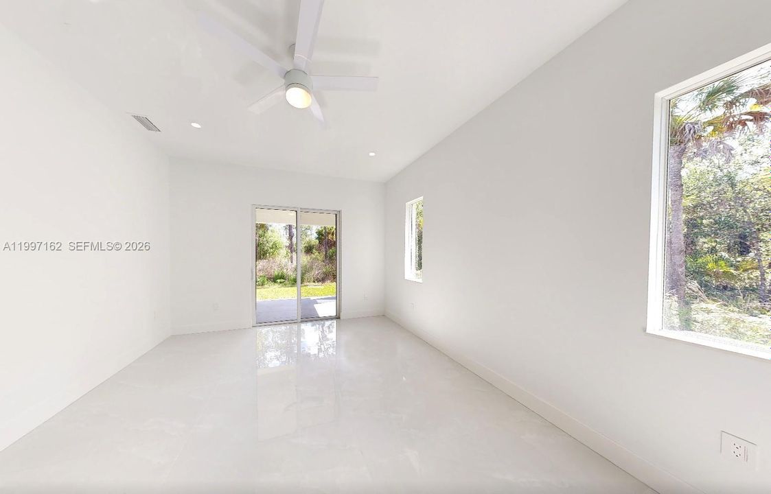 For Sale: $800,000 (4 beds, 3 baths, 2482 Square Feet)