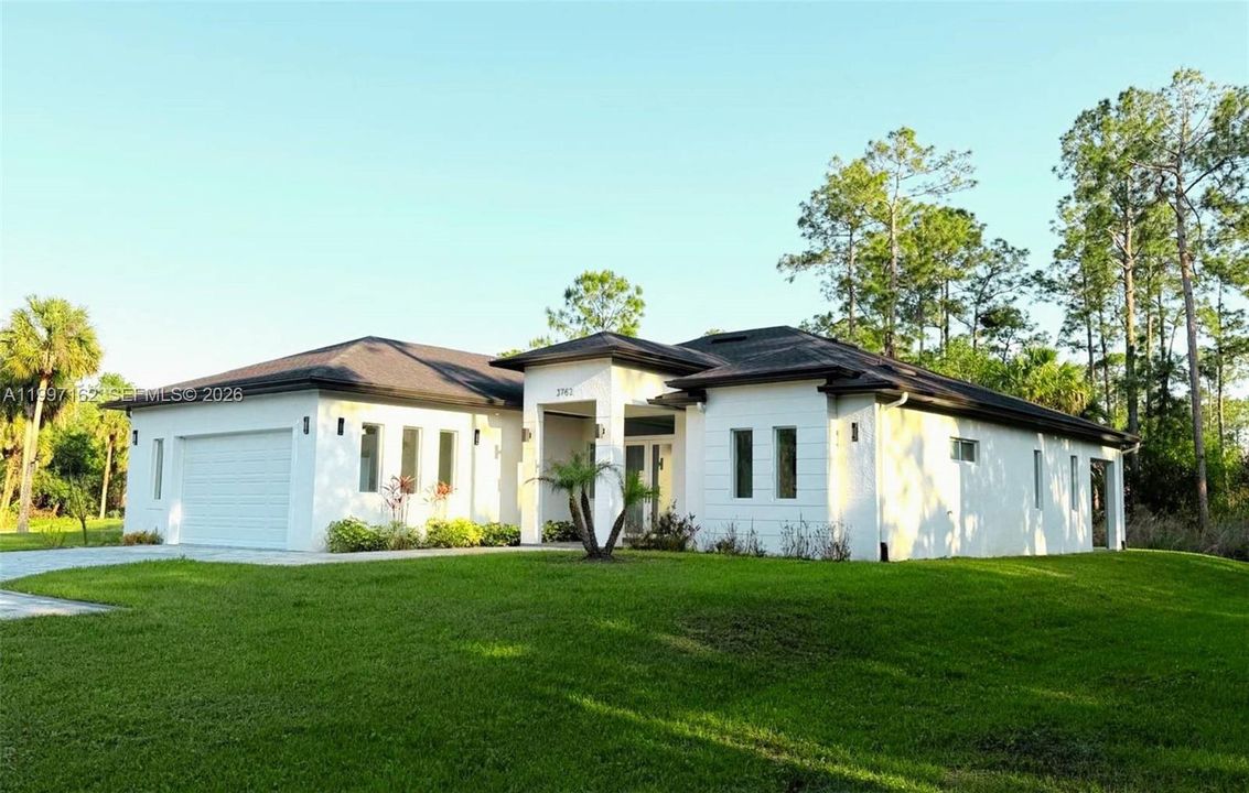For Sale: $800,000 (4 beds, 3 baths, 2482 Square Feet)