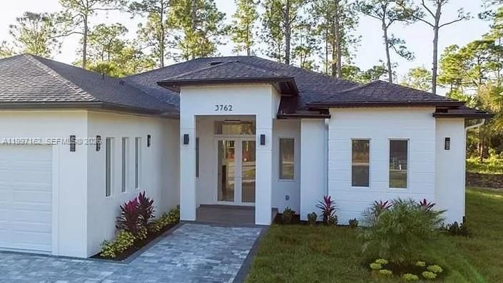 For Sale: $800,000 (4 beds, 3 baths, 2482 Square Feet)