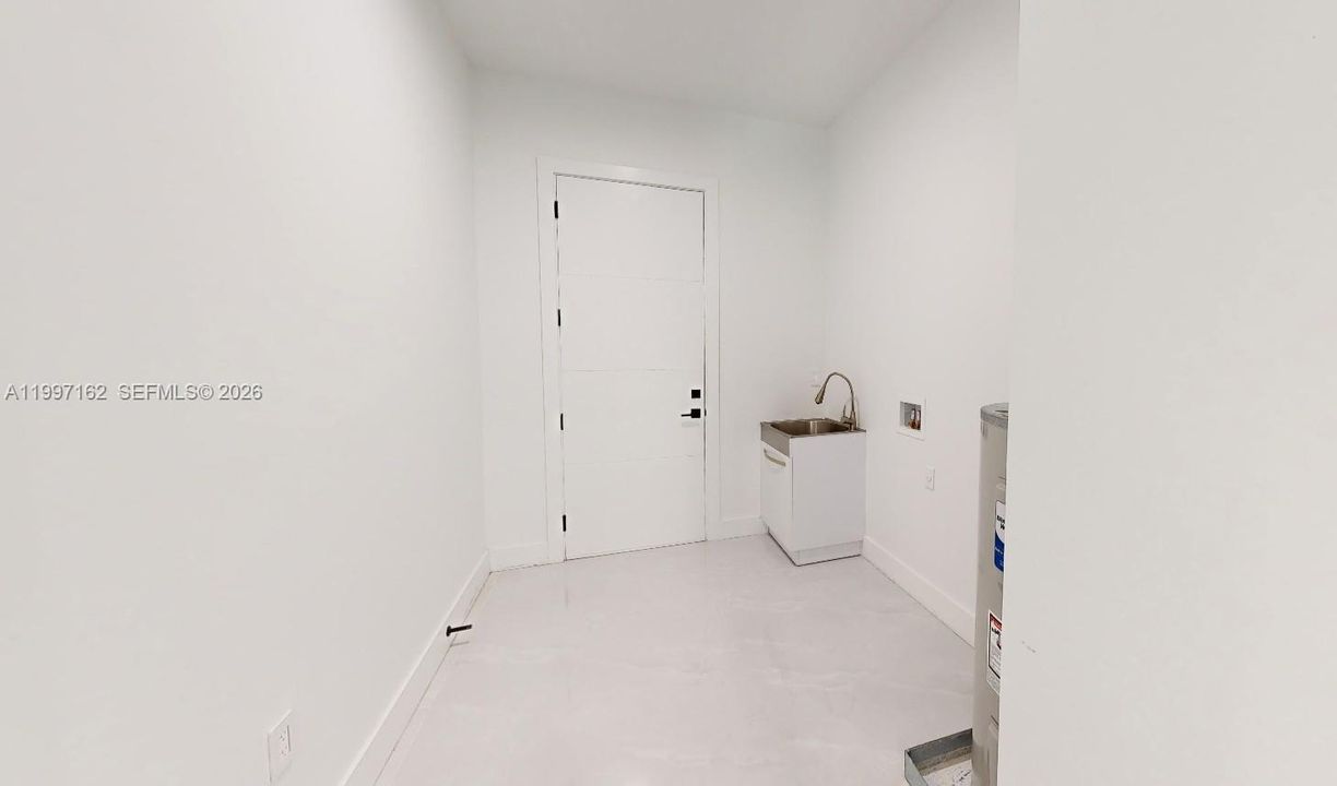For Sale: $800,000 (4 beds, 3 baths, 2482 Square Feet)