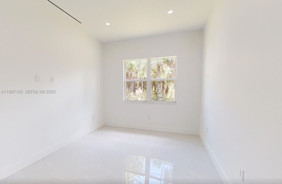 For Sale: $800,000 (4 beds, 3 baths, 2482 Square Feet)