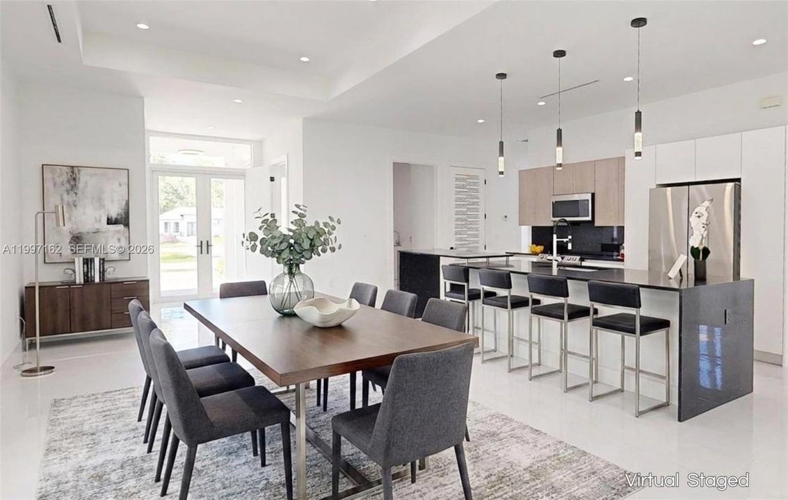 For Sale: $800,000 (4 beds, 3 baths, 2482 Square Feet)