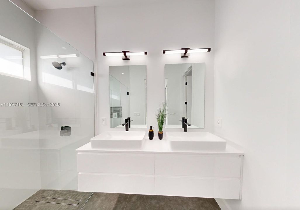 For Sale: $800,000 (4 beds, 3 baths, 2482 Square Feet)
