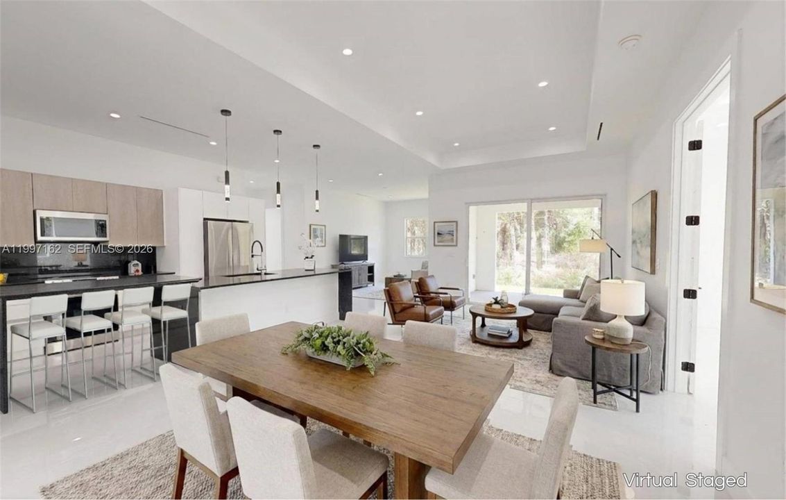 For Sale: $800,000 (4 beds, 3 baths, 2482 Square Feet)