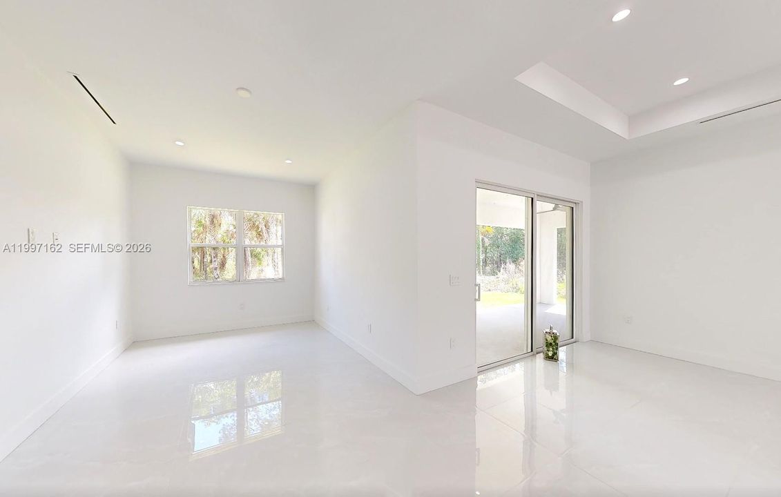 For Sale: $800,000 (4 beds, 3 baths, 2482 Square Feet)
