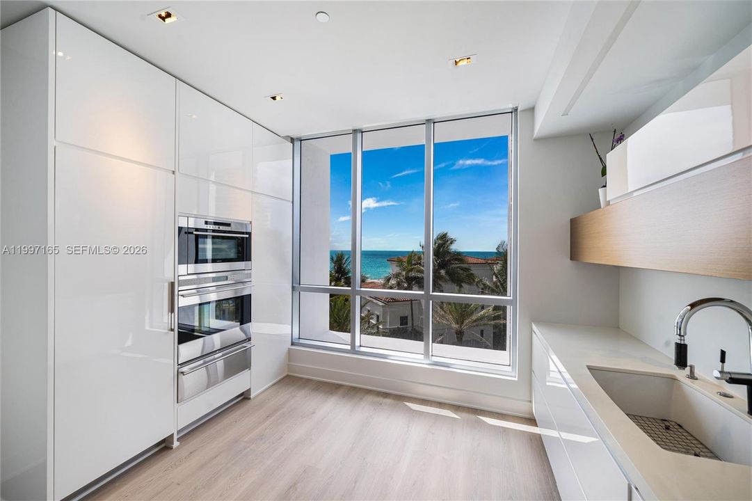 Active With Contract: $27,500 (4 beds, 4 baths, 3807 Square Feet)