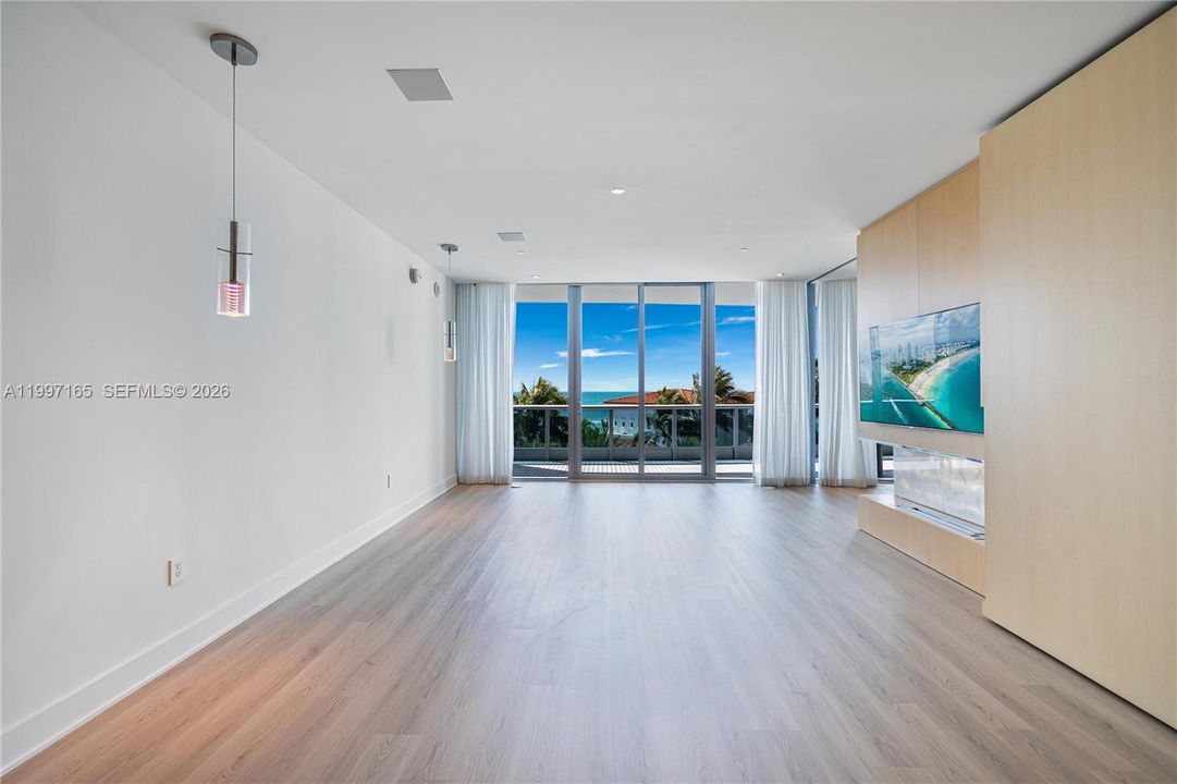 Active With Contract: $27,500 (4 beds, 4 baths, 3807 Square Feet)