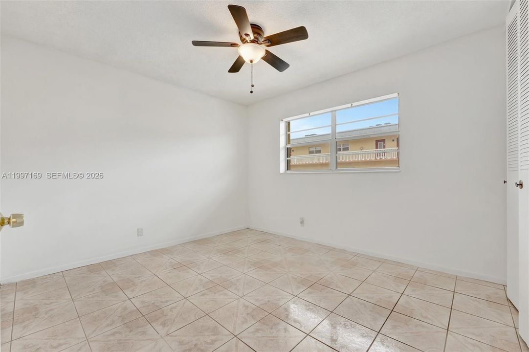 For Sale: $77,000 (2 beds, 2 baths, 870 Square Feet)