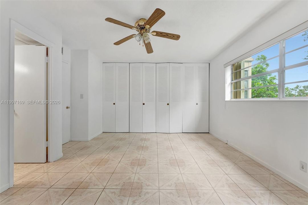 For Sale: $77,000 (2 beds, 2 baths, 870 Square Feet)