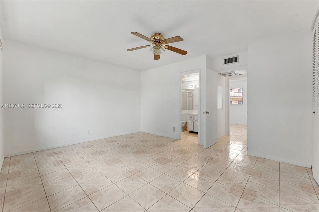 For Sale: $77,000 (2 beds, 2 baths, 870 Square Feet)