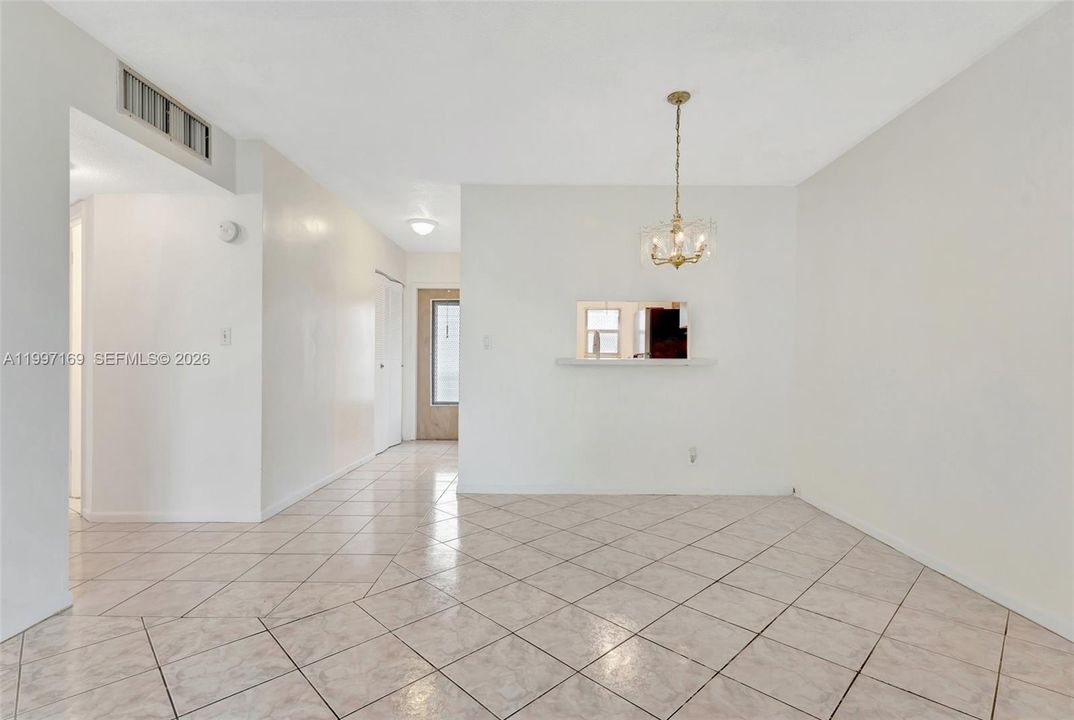 For Sale: $77,000 (2 beds, 2 baths, 870 Square Feet)