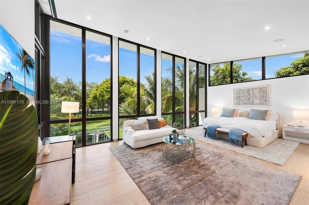 For Sale: $6,350,000 (6 beds, 6 baths, 5560 Square Feet)