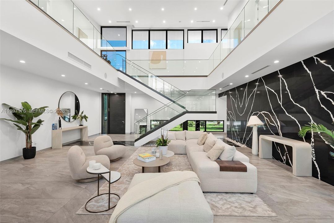 For Sale: $6,350,000 (6 beds, 6 baths, 5560 Square Feet)