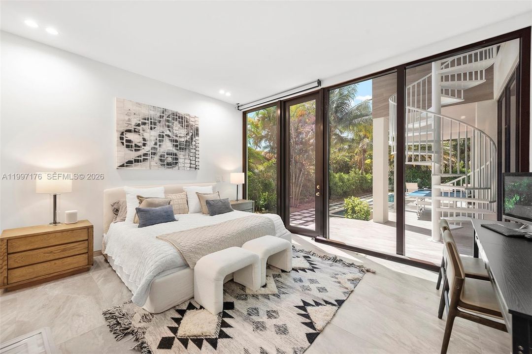 For Sale: $6,350,000 (6 beds, 6 baths, 5560 Square Feet)