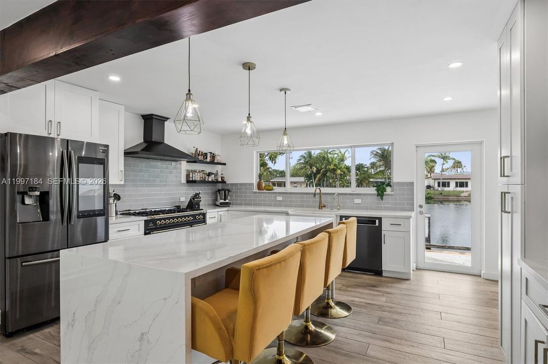 For Sale: $1,070,000 (4 beds, 3 baths, 2590 Square Feet)