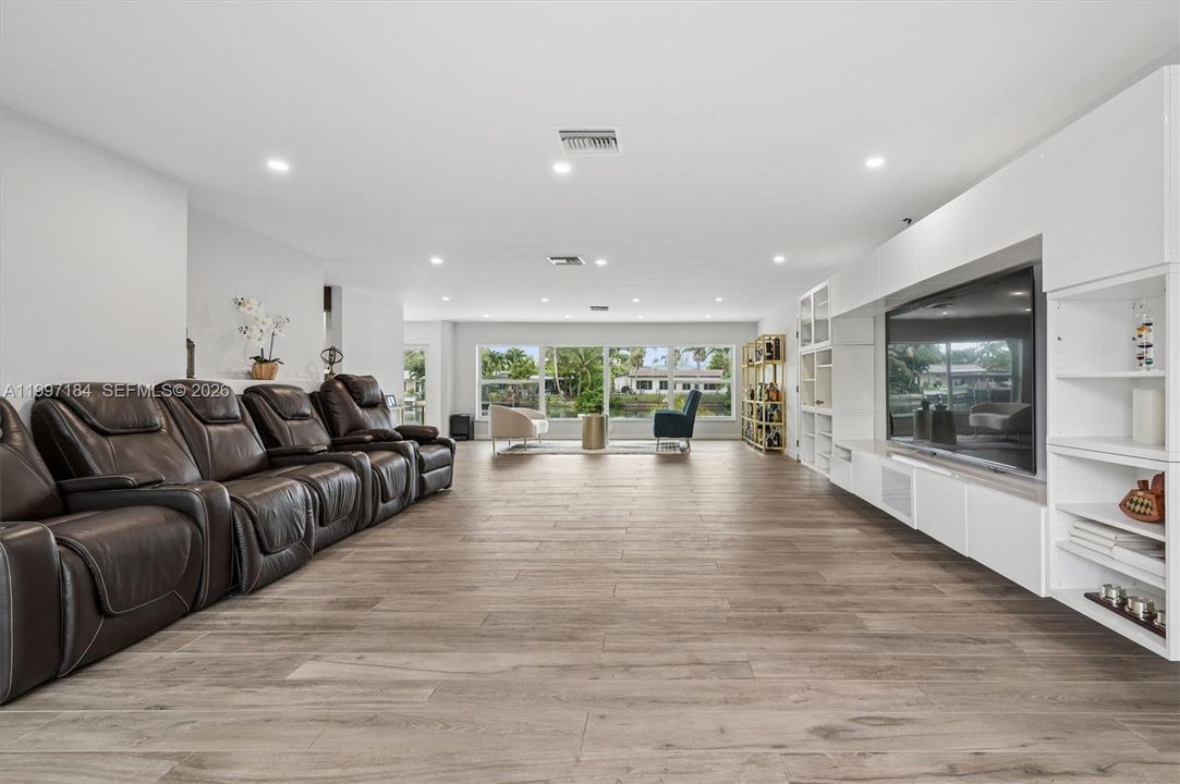 For Sale: $1,070,000 (4 beds, 3 baths, 2590 Square Feet)