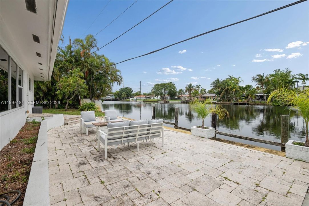 For Sale: $1,070,000 (4 beds, 3 baths, 2590 Square Feet)