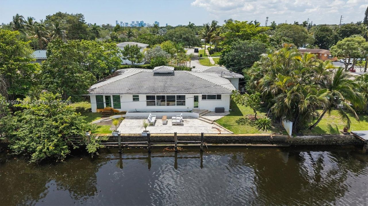 For Sale: $1,070,000 (4 beds, 3 baths, 2590 Square Feet)