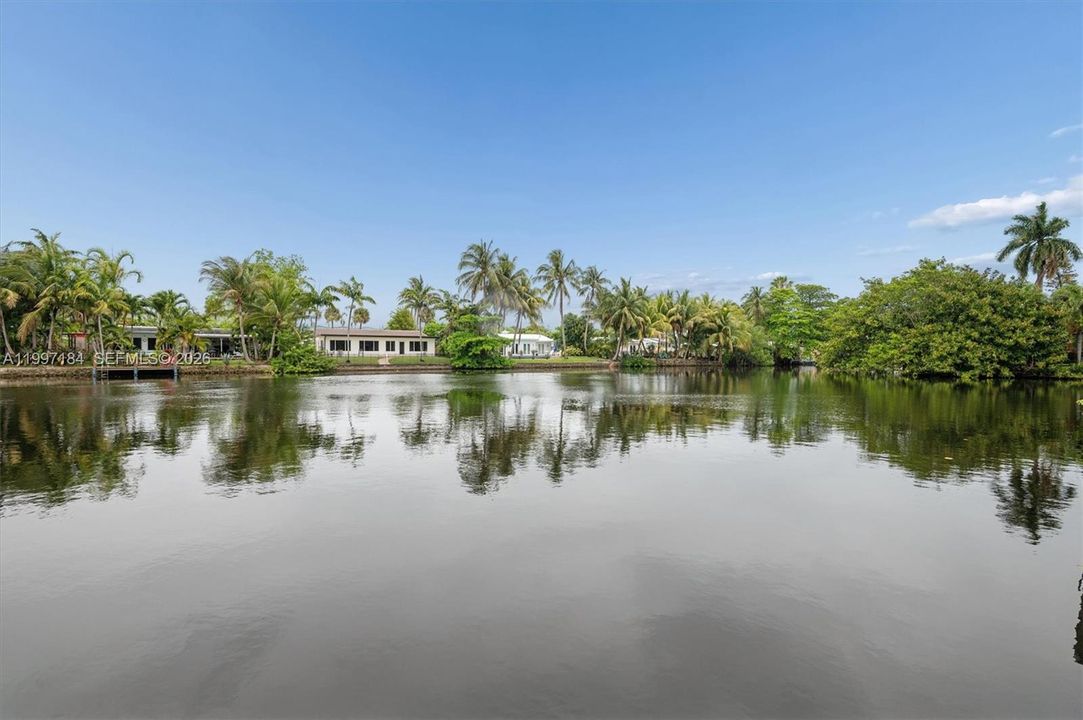 For Sale: $1,070,000 (4 beds, 3 baths, 2590 Square Feet)