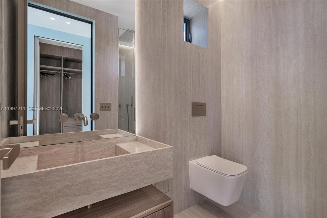 В аренду: $45,000 (5 спален, 5 ванн, 3750 Квадратных фут)
