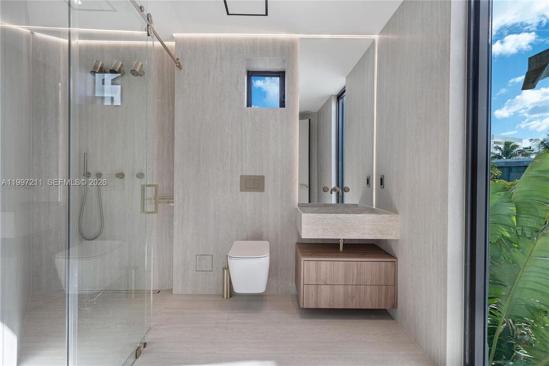 В аренду: $45,000 (5 спален, 5 ванн, 3750 Квадратных фут)