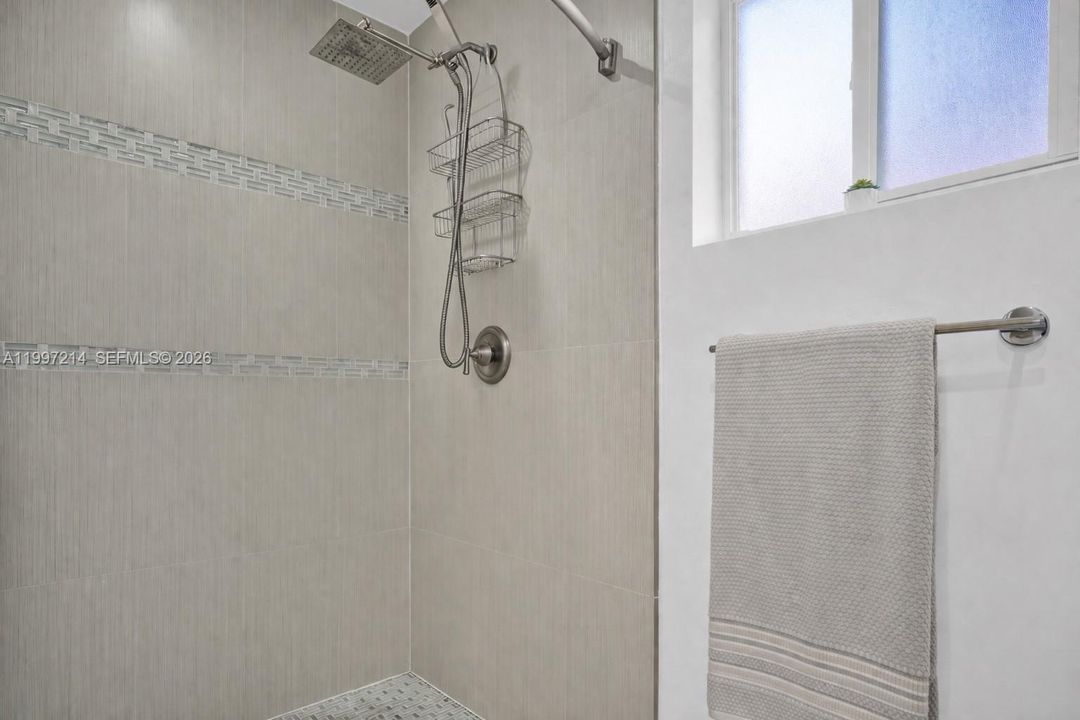 Недавно продано: $649,500 (3 спален, 2 ванн, 1384 Квадратных фут)