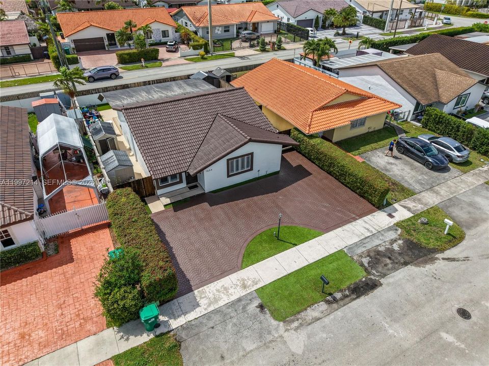 Недавно продано: $649,500 (3 спален, 2 ванн, 1384 Квадратных фут)