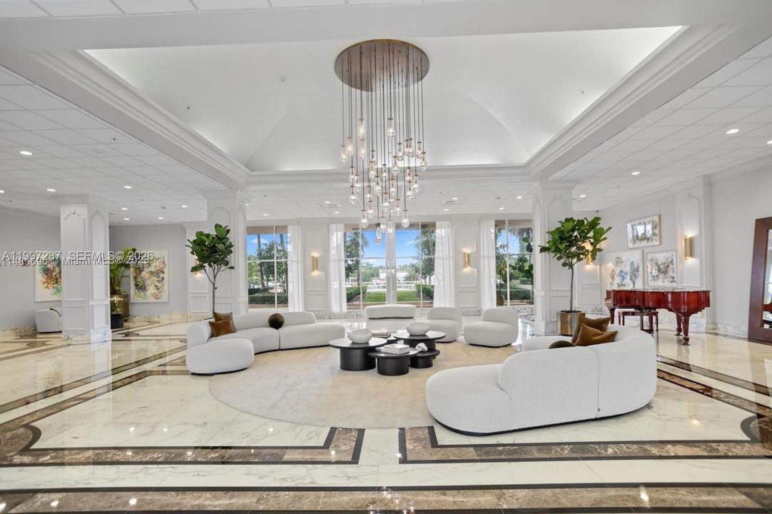 For Sale: $775,000 (2 beds, 2 baths, 1190 Square Feet)