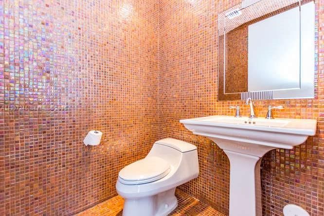 В аренду: $25,000 (2 спален, 2 ванн, 1940 Квадратных фут)