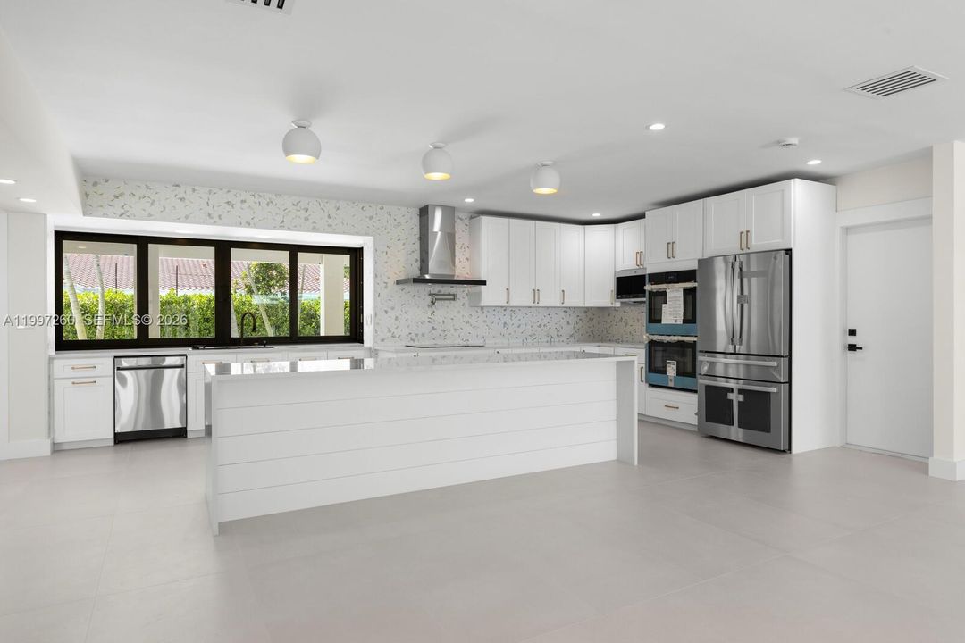 For Sale: $1,299,000 (4 beds, 2 baths, 2164 Square Feet)