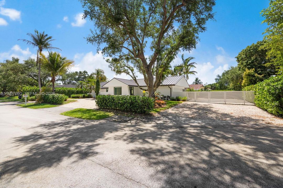 For Sale: $1,299,000 (4 beds, 2 baths, 2164 Square Feet)