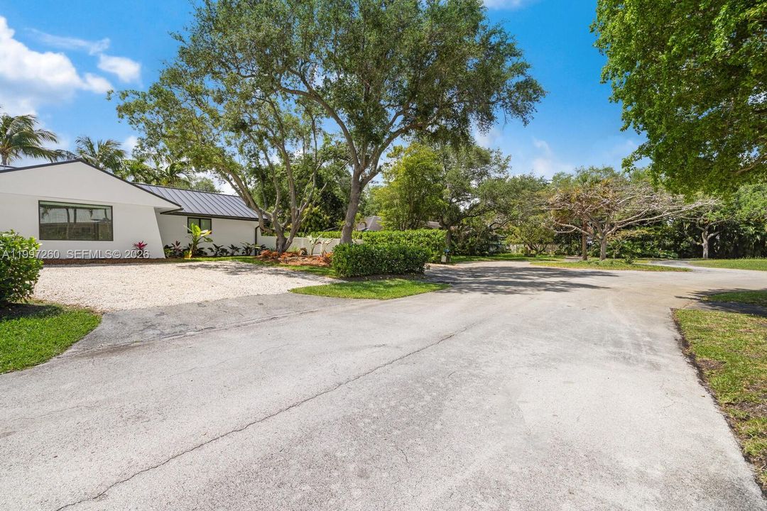 For Sale: $1,299,000 (4 beds, 2 baths, 2164 Square Feet)