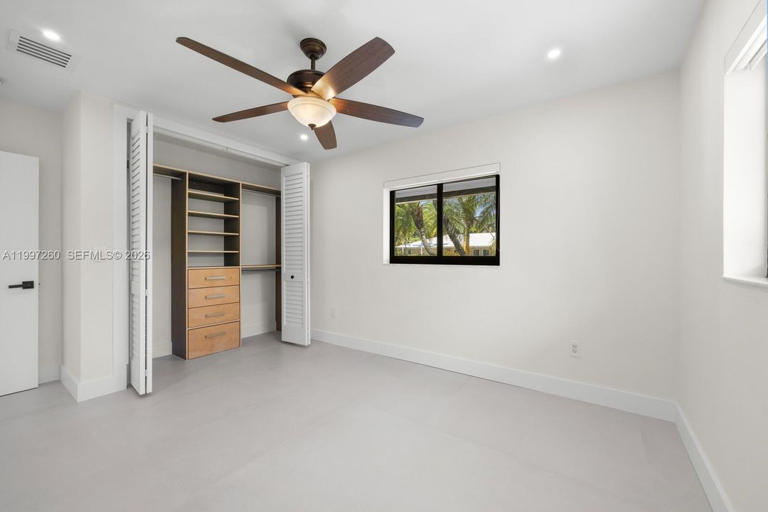 For Sale: $1,299,000 (4 beds, 2 baths, 2164 Square Feet)