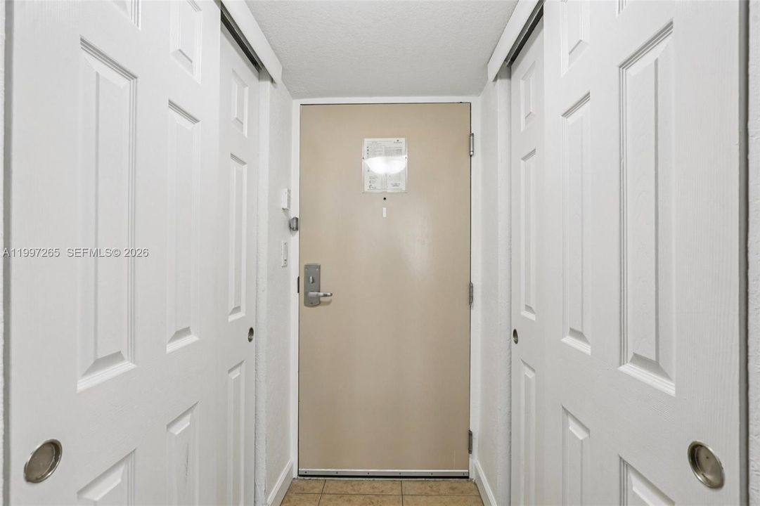 For Sale: $107,500 (0 beds, 1 baths, 410 Square Feet)