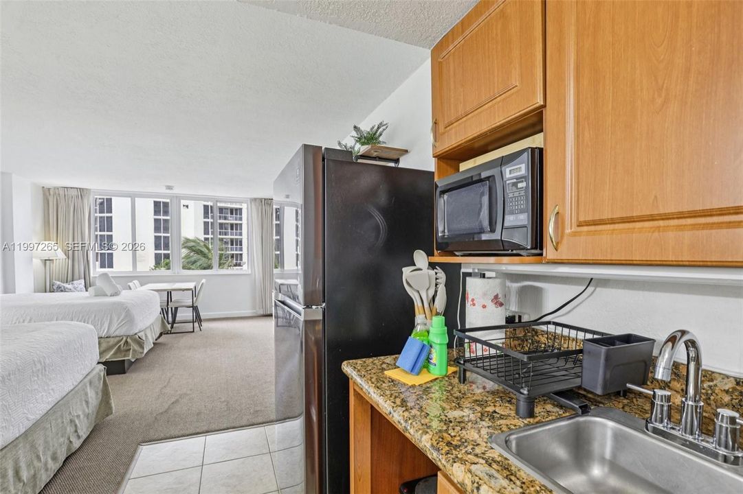 For Sale: $107,500 (0 beds, 1 baths, 410 Square Feet)