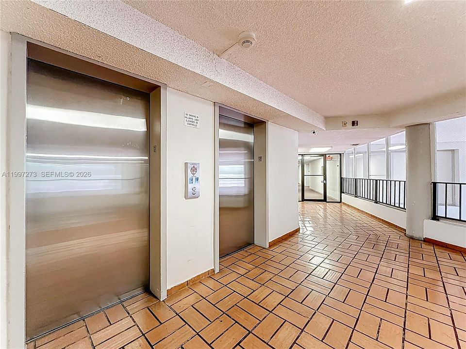 Vendido Recientemente: $254,900 (2 camas, 2 baños, 1170 Pies cuadrados)