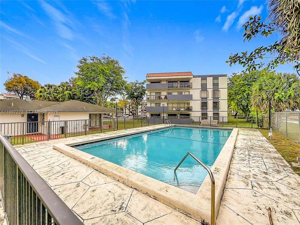 Vendido Recientemente: $254,900 (2 camas, 2 baños, 1170 Pies cuadrados)