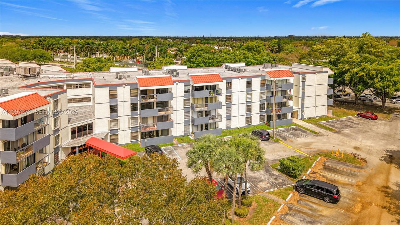 Vendido Recientemente: $254,900 (2 camas, 2 baños, 1170 Pies cuadrados)