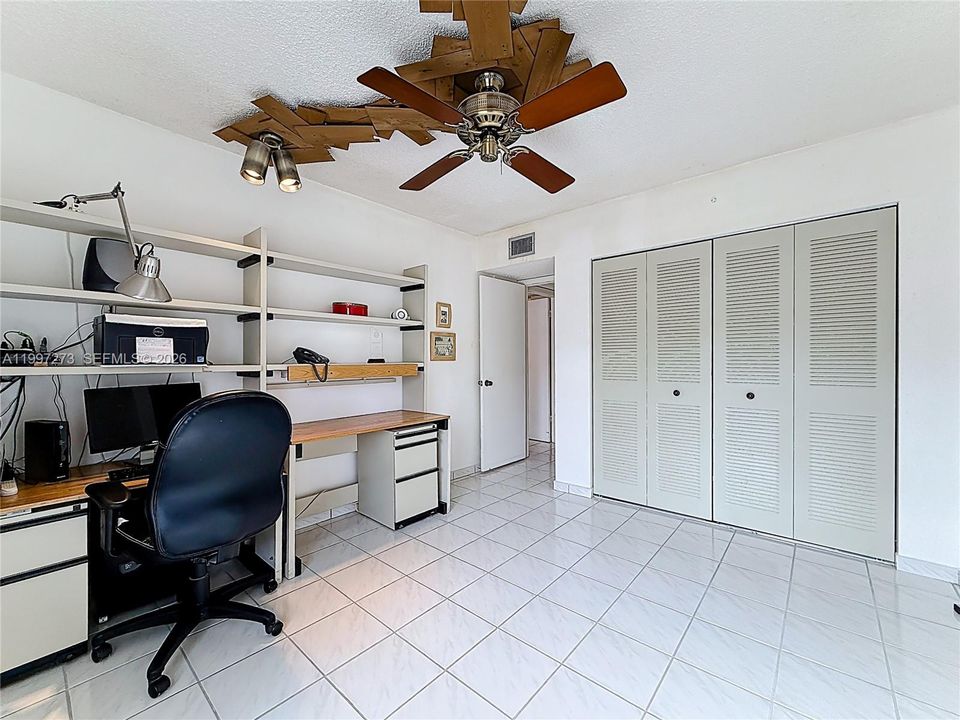 Vendido Recientemente: $254,900 (2 camas, 2 baños, 1170 Pies cuadrados)