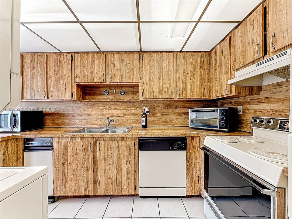 Vendido Recientemente: $254,900 (2 camas, 2 baños, 1170 Pies cuadrados)