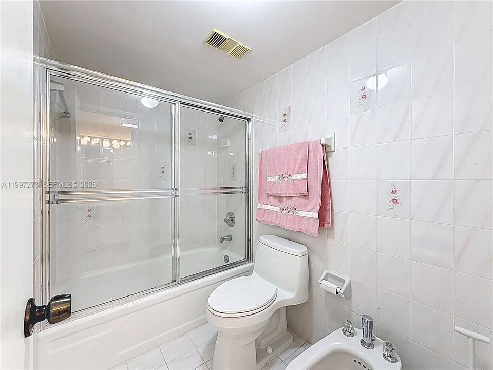 Vendido Recientemente: $254,900 (2 camas, 2 baños, 1170 Pies cuadrados)