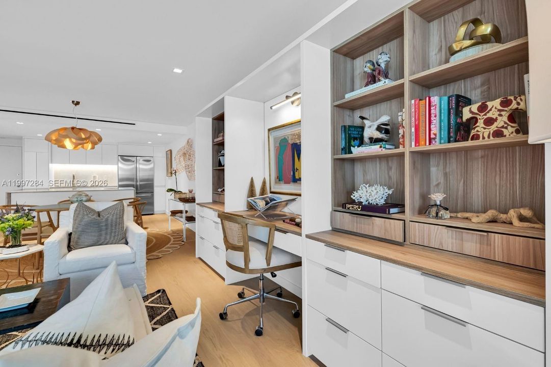 Active With Contract: $5,000 (1 beds, 1 baths, 895 Square Feet)